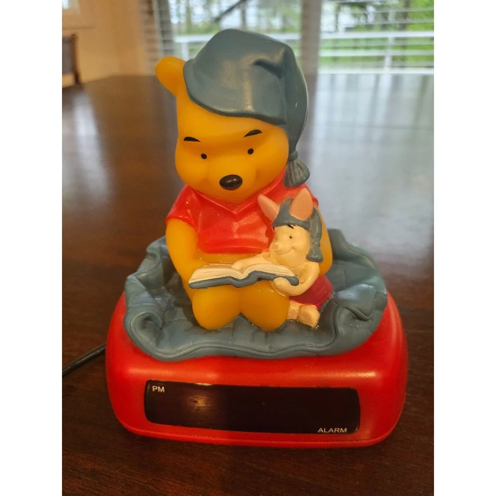 Winnie the Pooh Fantasma Alarm‎ Clock Night Light VTG Works perfect